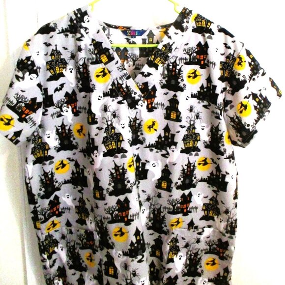 Halloween Scrub Top Spooky Ghosts & Haunted Houses Lrg Ziki 2 Pockets - Picture 1 of 5